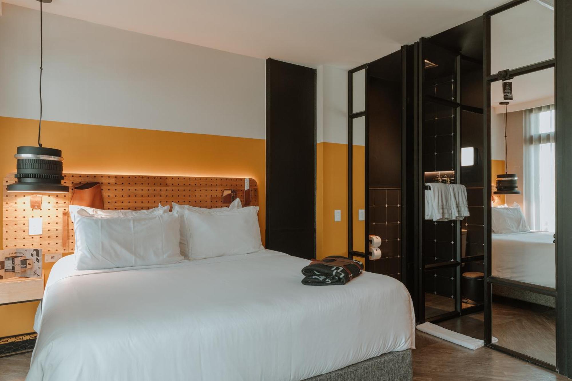 The Click Clack Hotel Medellin Ngoại thất bức ảnh A room at the hotel