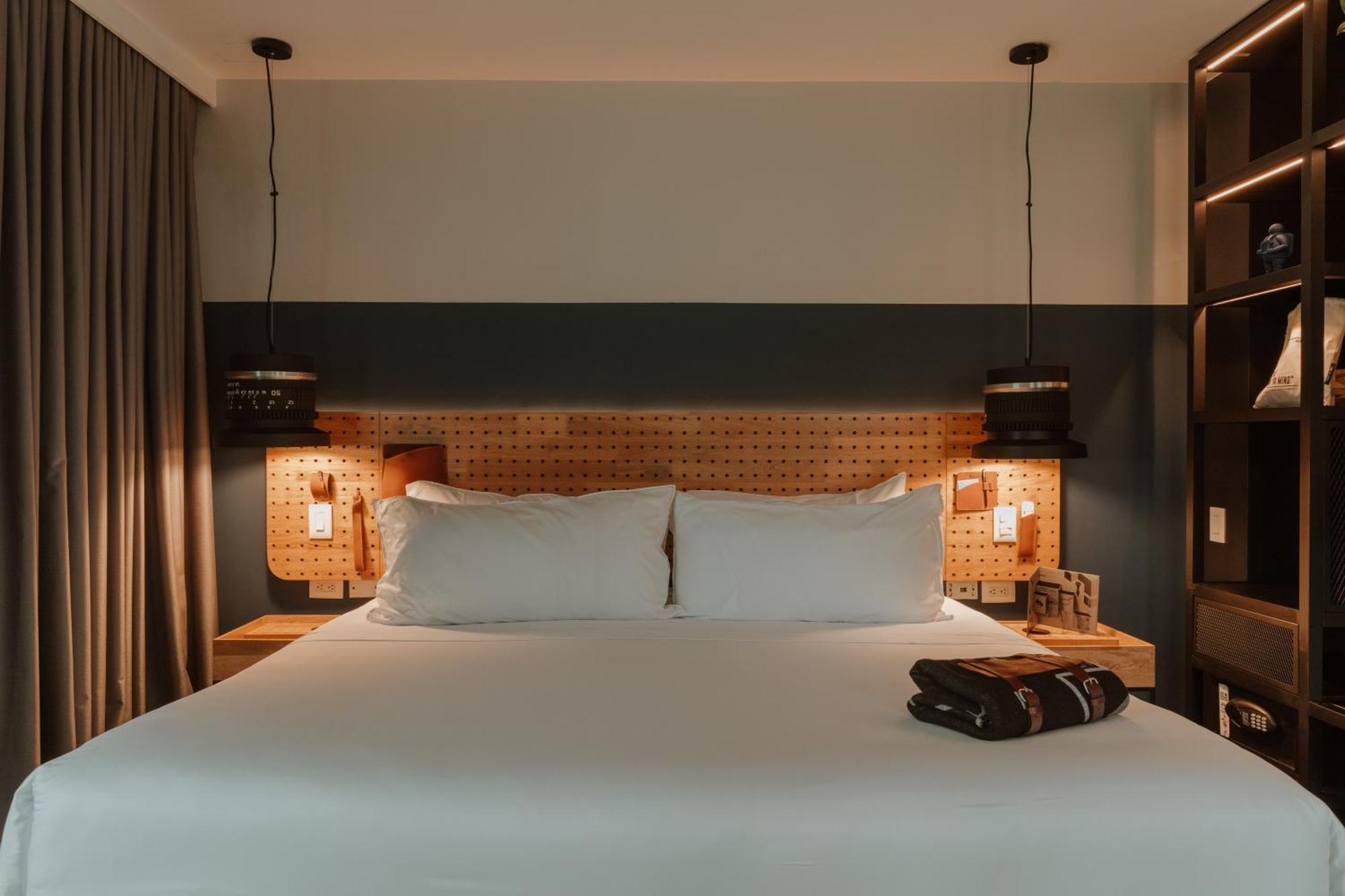 The Click Clack Hotel Medellin Ngoại thất bức ảnh A room at the hotel